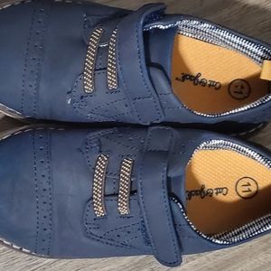 Cat & Jack Azure Boy's Size 11